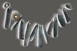 A grouping of pendants from Praileaitz I deposit. © Xabi Otero.